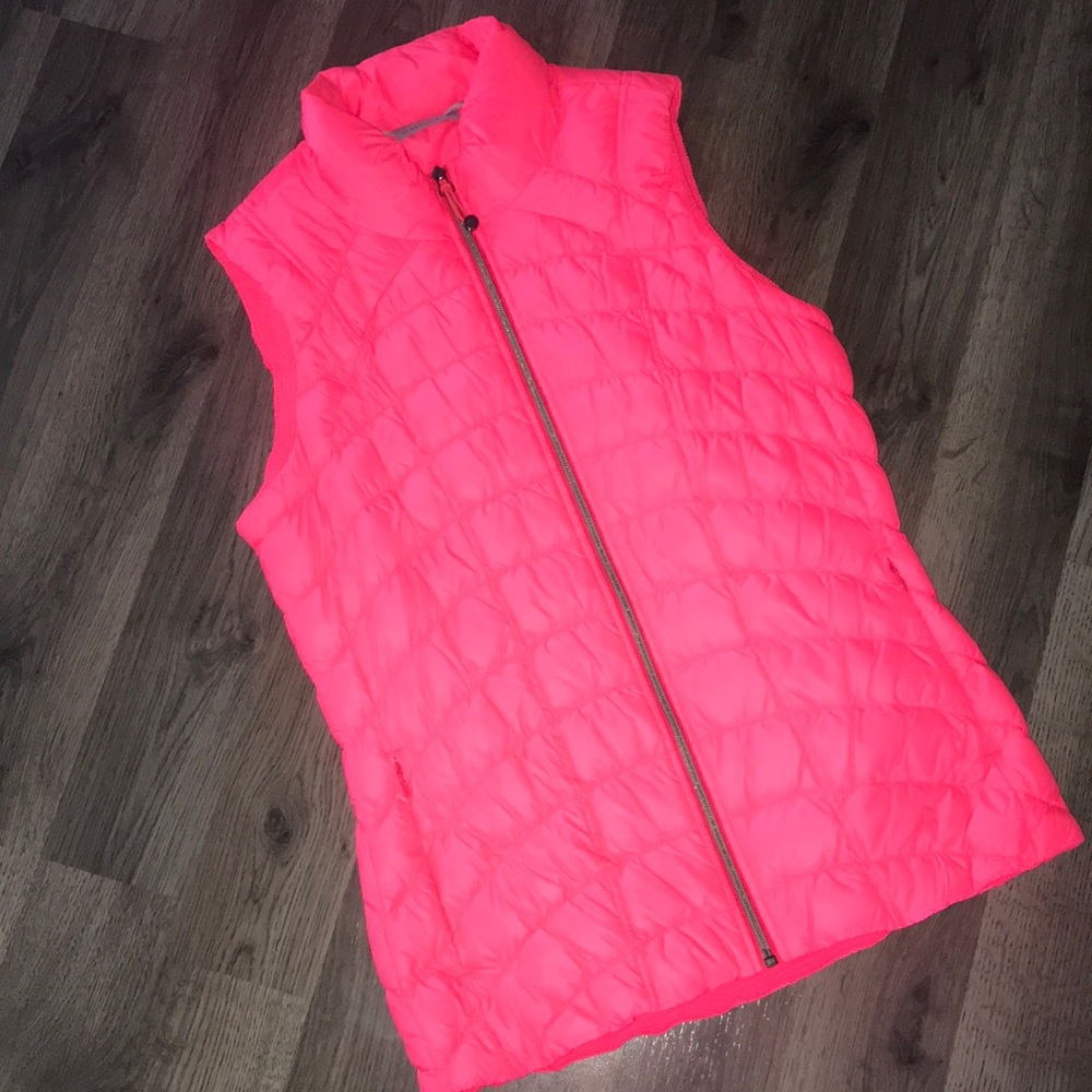Athleta downalicious vest